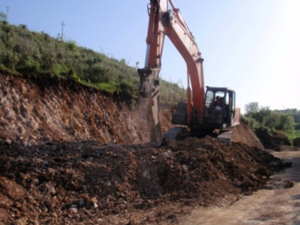 Reconstruction of the road Ura Vajgurore – Pashalli Bistrovice, Berat Region